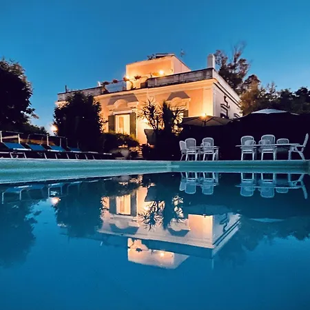 Il Podere فندق مبيت وإفطار *